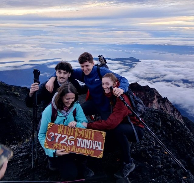 Rinjani 4 days trek from sembalun to senaru itinerary