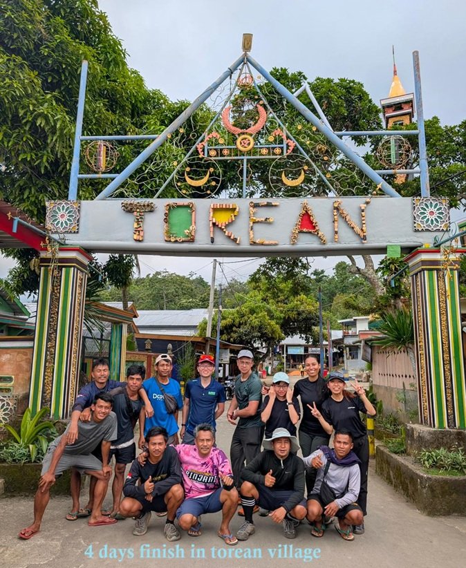 4 days trekking to mount rinjani Start sembalun finish torean