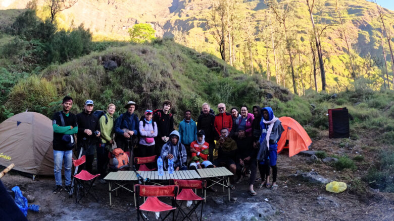 mount rinjani trekking guide