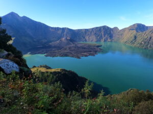 full view lake and hot spring