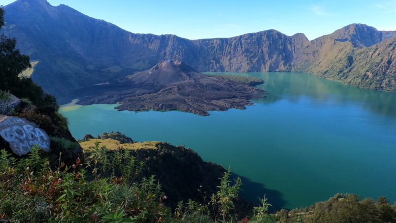 full view lake and hot spring